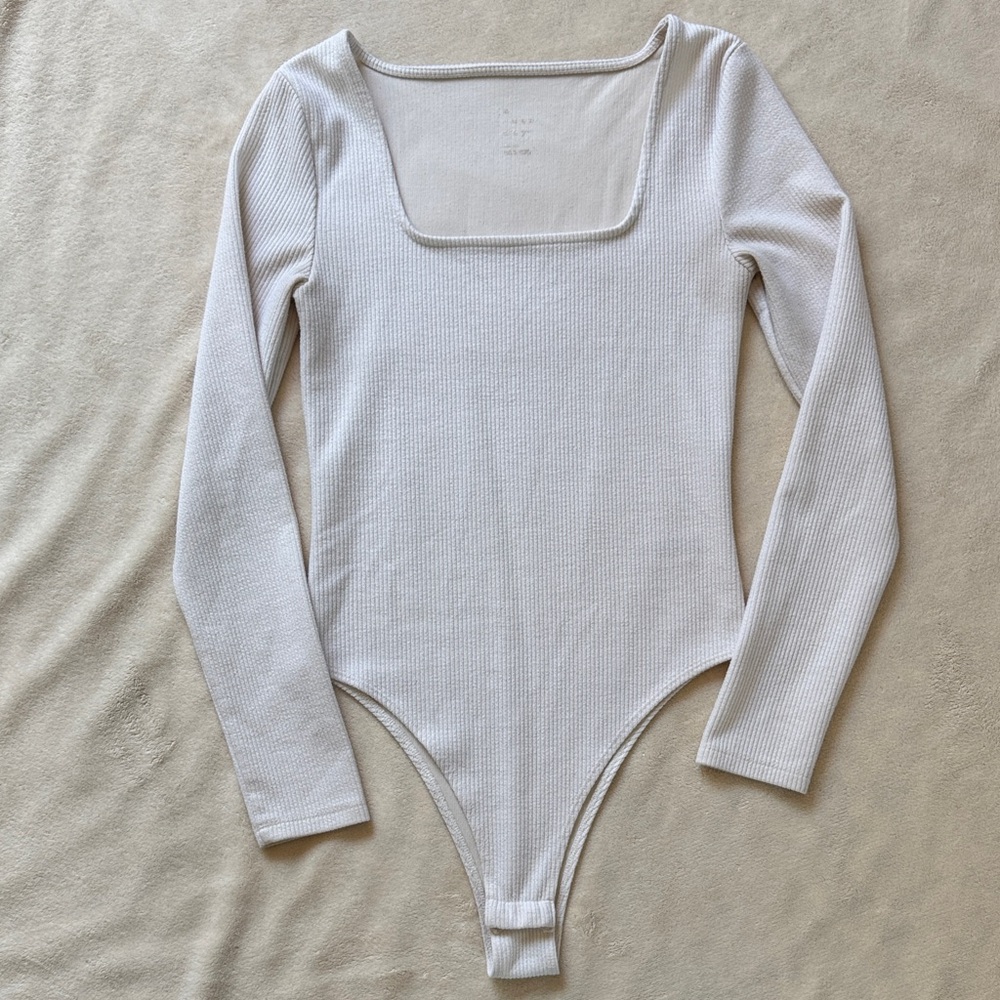 A New Day Square Neck Ribbed Long Sleeve White Bodysuit 🩷